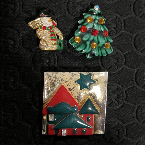 Vintage Christmas Pins - Picture 2 of 11